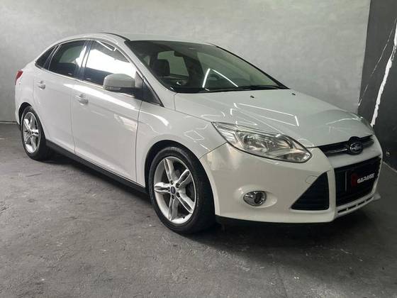 FORD FOCUS 2.0 SE 16V FLEX 4P POWERSHIFT FORD FOCUS 2.0 SE 16V FLEX 4P POWERSHIFT